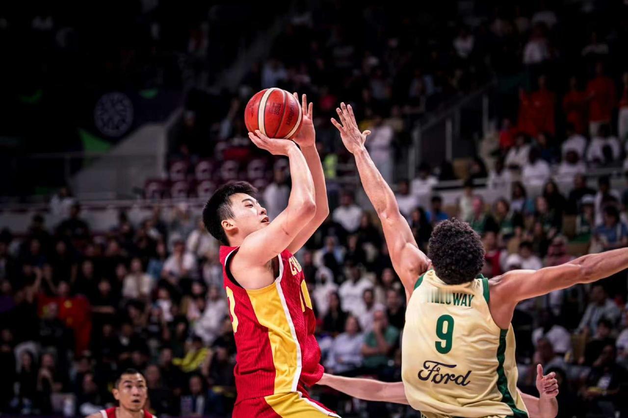 广厦男篮发布备战花絮,今晨更衣室发声,意大利杯任务艰巨,团队化学反应显著 广厦男篮发布备战花絮,今晨更衣室发声,意大利杯任务艰巨,团队化学反应显著