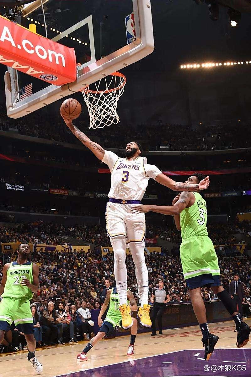 这也行？浓眉哥在加拿大队比赛中关键助攻集结日西汉姆备战欧联，拜仁慕尼黑国际比赛日伤情更新 